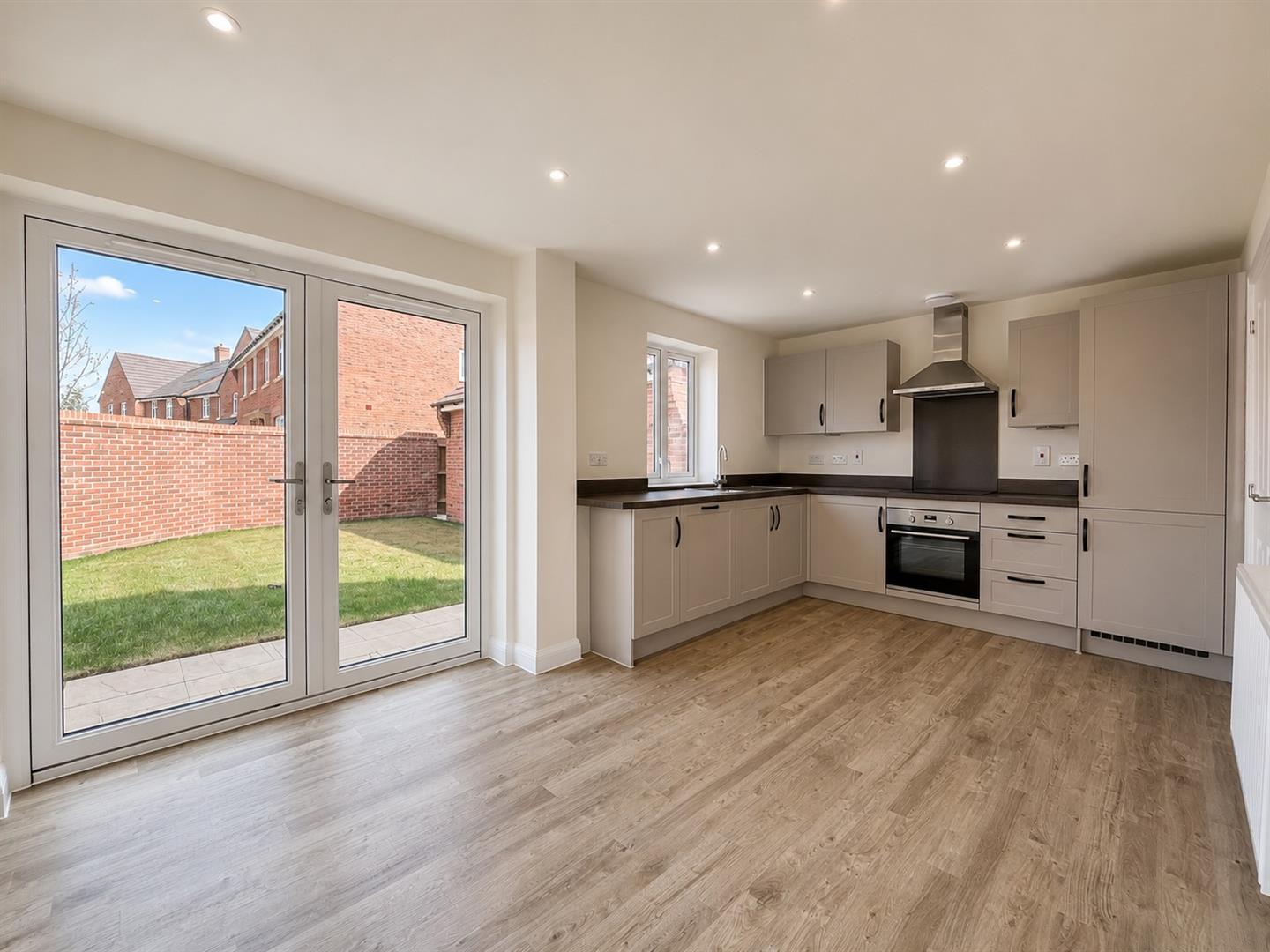 3 bed property in Cearle Close, Bedford
